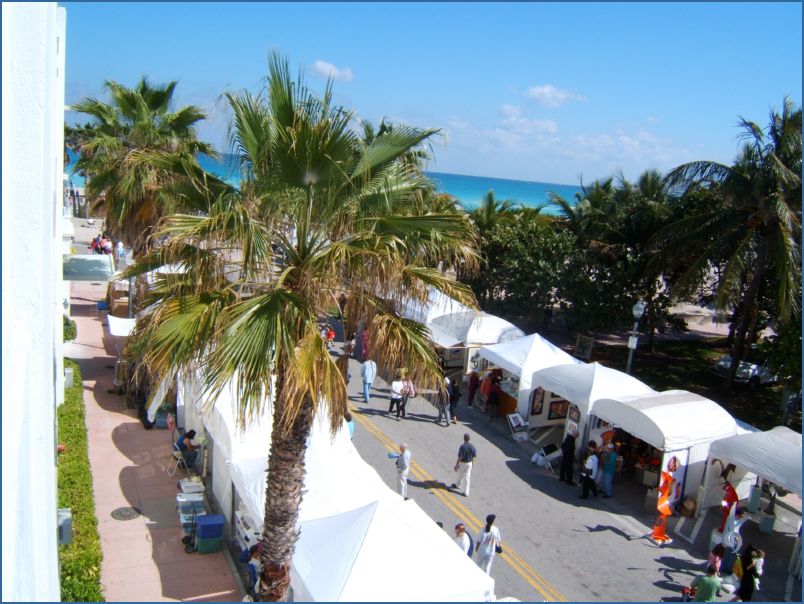 Olsen Beachfront Studio (Window View during North Beach Art Festival)